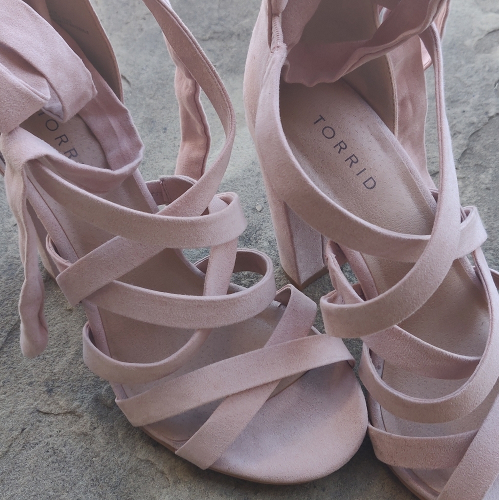 Torrid Strappy Lace Up Bow Sandals Heels - 8